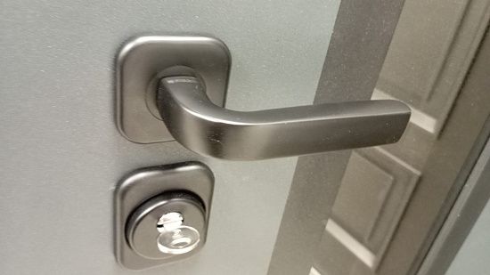 Входная дверь  