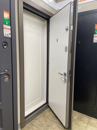 Входная дверь  