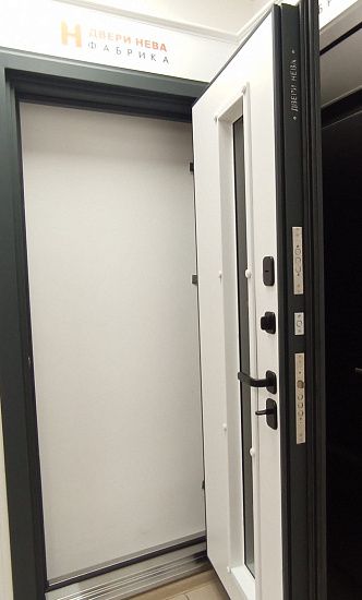 Входная дверь  